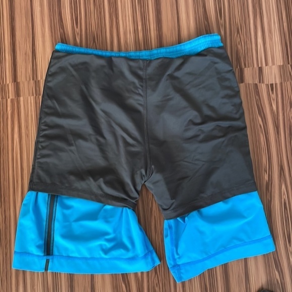 LULULEMON Running Shorts Size Large - Picture 9 of 9